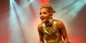 Rita Ora i shpëton sulmit terrorist (Foto)