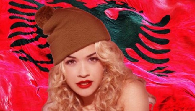 Rita Ora ka gati biletën për ndeshjen Shqipëri –Serbi, vjen në Elbasan Arena (Foto)