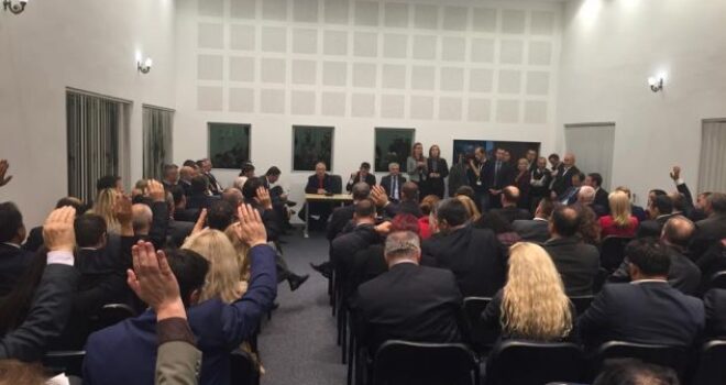 Përfundon seanca në sallën e improvizuar të Kuvendit
