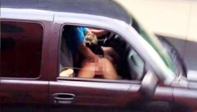 Shoferi kapet mat gjatë aktit seksual me bjonden (Foto +18)