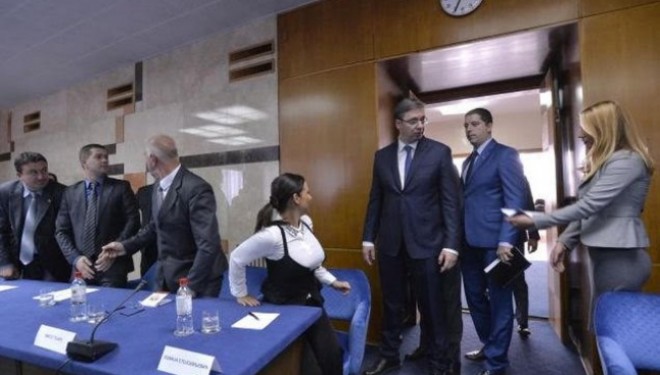 Vuçiq takohet me deputetët dhe qeveritarët serbë të Kosovës