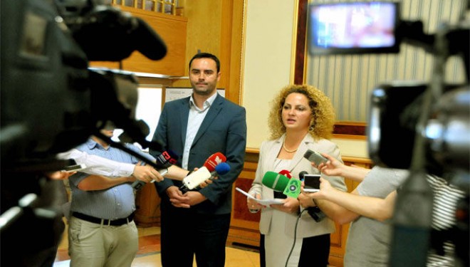 Opozita: Veseli deshi ta nxisë konfliktin mes deputetëve