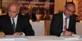 Ministria Shëndetësisë nënshkruan kontratë milionëshe me austriakët e “Vamed”-it