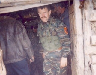 Djali i Xhemshit Krasniqit: Mallkuar qoftë dita kur erdhët në pushtet (Foto)