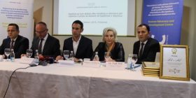 Shkelësit e ligjit anti-duhan duhet të raportohen në Polici