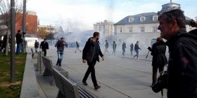Eskalon protesta e opozitës [foto]