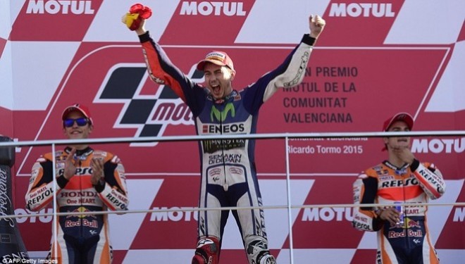 Moto GP, Lorenzo fiton në Valencia dhe kurorëzohet kampion