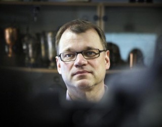 Kryeministri finlandez ulet në tualet në aeroplan (FOTO)