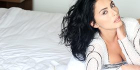 Miss Earth Kosova Kaltrina Neziri në shoqerimin e Çenarit (FOTO)