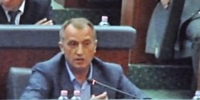 Latif Gashi jep dorëheqje nga pozita e deputetit
