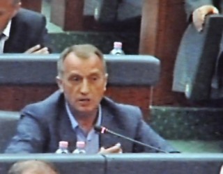 Latif Gashi jep dorëheqje nga pozita e deputetit