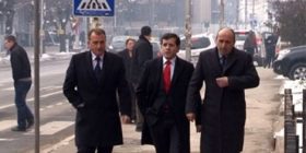 Votat e Rrustem Mustafës dhe Latif Gashit rrezikojnë buxhetin