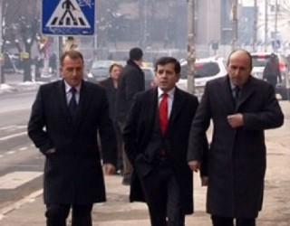 Votat e Rrustem Mustafës dhe Latif Gashit rrezikojnë buxhetin