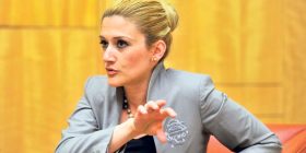 Mimoza Kusari nxjerr në rrenë Behgjet Pacollin. Ku janë letrat?