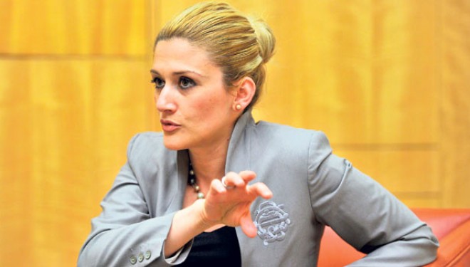 Mimoza Kusari nxjerr në rrenë Behgjet Pacollin. Ku janë letrat?