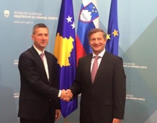 Sllovenia mbështet heqjen e vizave për qytetarët e Kosovës