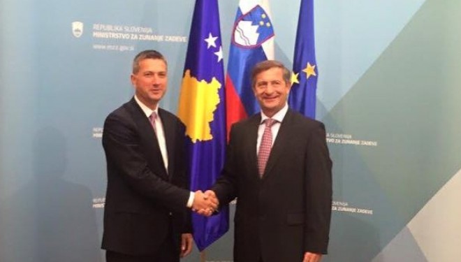 Sllovenia mbështet heqjen e vizave për qytetarët e Kosovës