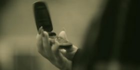 Samsung frymëzohet nga Adele, do të krijojë telefona me kapakë (Foto)