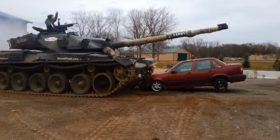 VOLVO është çelik, as tanka s’mund ta shkatërrojë! (Video)