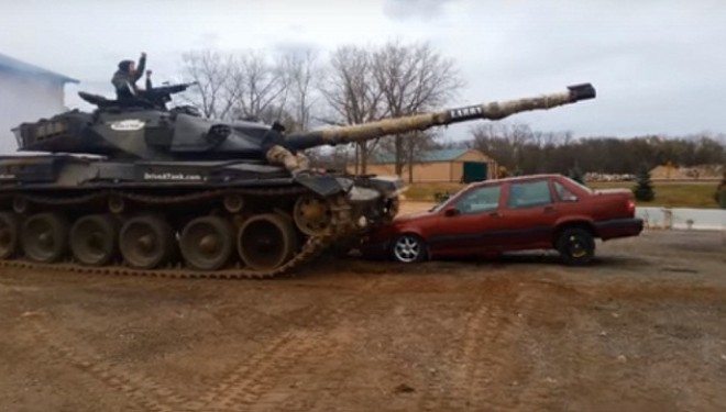 VOLVO është çelik, as tanka s’mund ta shkatërrojë! (Video)