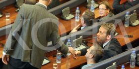 Ymeri: Deda është deputet i VV-së dhe ashtu do të vazhdojë
