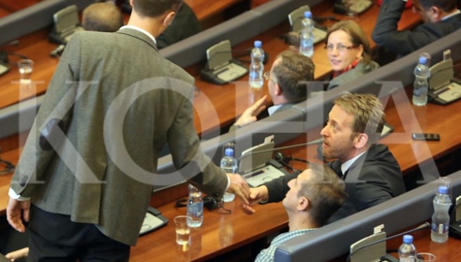 Ymeri: Deda është deputet i VV-së dhe ashtu do të vazhdojë