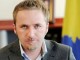 Këshilltari i Thaçit sulmon opozitën: Anarkistët, reketashët dhe të korruptuarit s’i do populli