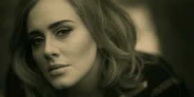 Adele shet 1 milion kopje për një javë