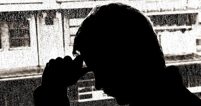 Dua të lë gruan dhe fëmijët për grua të martuar