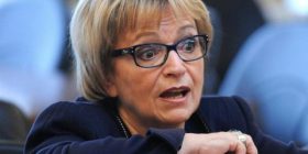 Doris Pack: Opozita po vepron kundër interesave të Kosovës, turp për liderët
