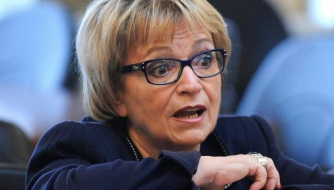 Doris Pack: Opozita po vepron kundër interesave të Kosovës, turp për liderët