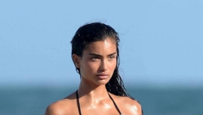 Kelly Gale me foto të nxehta, “dridh” Majemin (Foto)