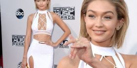 Nata e këngëtarëve, por vëmendjen e vjedh supermodelja seksi