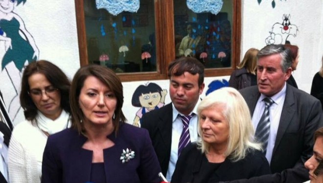 Jahjaga vizitoi Qendrën për Rehabilitimin e Nënës dhe Fëmijës