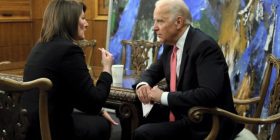 Presidentja Jahjaga takon Joe Bidenin, ia mban dorën (Foto)