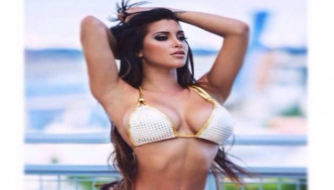 Claudia, shfaq asetet “shpërthyese” (Foto)