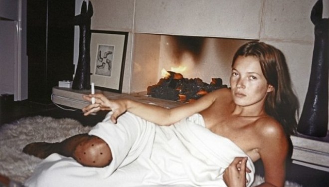 Kate Moss, “çmend” fansat (Foto)
