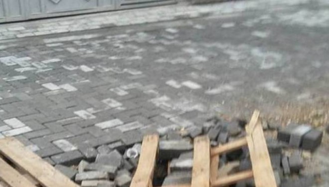Komuna e Prishtinës për 7 muaj nuk i përfundon 150 metra rrugë (Foto)
