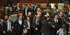 Kurti: Sprejin ia drejtova kryeministrit për shkak të “Zajednicës”