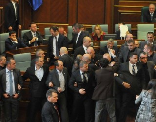Kurti: Sprejin ia drejtova kryeministrit për shkak të “Zajednicës”
