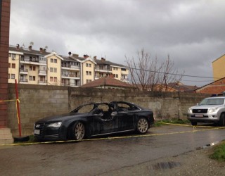 Dikush vazhdon ta terrorizojë Valon Llukën në Gjakovë, tash ia djegin makinën [FOTO]