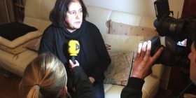 Rrëfimi i heroinës që ndihmoi të plagosurit në Paris (Foto)