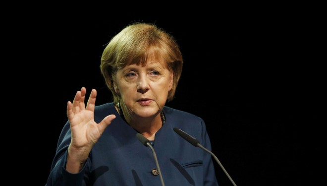 Merkel: Zgjidhja për krizen e refugjatëve është jashtë kufijve të BE-së