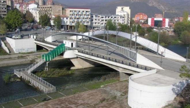 Djuric sot në Mitrovicë, dorëzon çelësat e banesave të ndërtuara nga Serbia