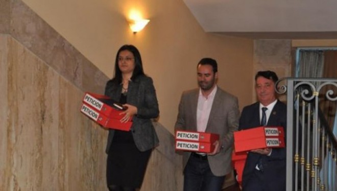 Peticioni i dorëzohet Presidentes