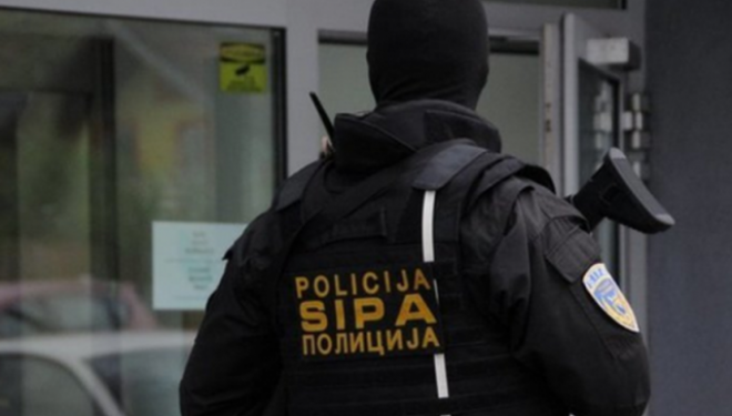 Shtetasja e Serbisë nga Mitrovica arrestohet në BeH për terrorizëm