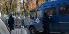 Kapen në Fushë Kosovë 2 persona me mbi 12 kg eksploziv