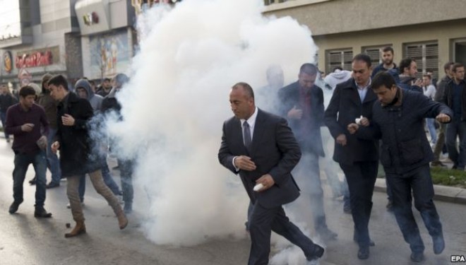 Haradinaj: Nuk rrehna me policë e as nuk zhgërryhna si Visar Ymeri, jam gjeneratë e Adem Jasharit (Video)