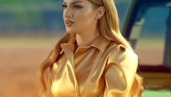 Samanta kritikohet për gjuhën “kosovarçe” në këngë (VIDEO)