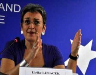 Lunacek ia tregon vendin ambasadorit serb në BE kur flet për Kosovën